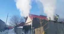 Stire din Eveniment : Șase persoane evacuate în urma unui incendiu puternic într-o locuință