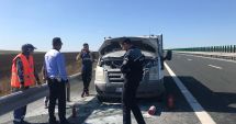 Stire din Eveniment : Autoutilitară în flăcări, pe Autostrada Soarelui