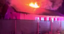 Stire din Eveniment : O secție de votare a luat foc. Incendiul a izbucnit la acoperișul căminului cultural