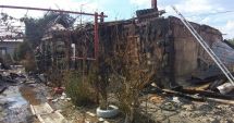 Stire din Eveniment : Rămași pe drumuri! Casa unei familii cu patru copii, distrusă într-un incendiu