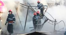 Stire din Eveniment : INCENDIU LA NEPTUN. Restaurantul "Insula", mistuit de flăcări