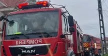 Stire din Eveniment : Incendiu pe strada Celulozei din Constanța. Intervin pompierii cu două mașini de stingere