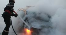 ISU Dobrogea, intervenție de urgență. Mașină cuprinsă de flăcări!