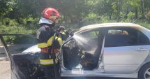 Stire din Eveniment : Un autoturism a luat foc în localitatea Crucea. A ars compartimentul motor