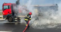 Stire din Eveniment : Un autocamion încărcat cu rapiță a luat foc. Intervin pompierii din Medgidia