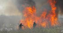 Stire din Eveniment : Pompierii intervin pentru a stinge un incendiu