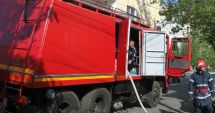 Stire din Eveniment : Incendiu în prima zi de Paște. Cinci victime, evacuate pe fereastră!