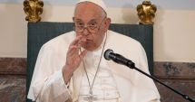 Stire din Actualitate : Papa Francisc și-a anulat toate evenimentele după ce a fost internat în spital