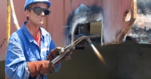 Stire din Economie : Industria vinde mai ieftin