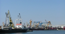 Stire din Economie : Industria maritimă produce  140 de miliarde de euro pe an