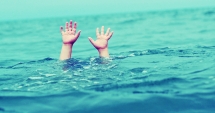 Stire din Eveniment : Două minore, resuscitate, după ce s-au înecat în apa mării, la Costinești