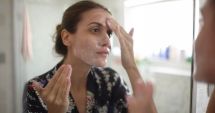 Stire din Sănătate : Trucuri de îngrijire și înfrumusețare a părului și pielii uscate