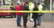 Stire din Eveniment : Femeie împușcată în cap într-un magazin, soțul ucigaș a fost descoperit mort