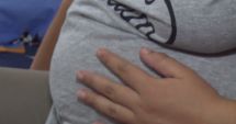 Stire din Actualitate : Fată de 10 ani, însărcinată în luna a cincea. Primar: „Mama ne-a spus că s-a jucat cu un băiat. Sarcina decurge normal”
