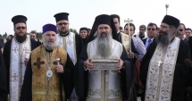 Stire din Cultură-Educație : Brâul Maicii Domnului a sosit la Constanța. Acesta este expus la Catedrala Arhiepiscopală