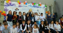 Stire din Cultură-Educație : "În Țara lui Făt-Frumos",  la împlinirea celor 35 de ani ai Școlii "Adrian Rădulescu"