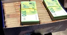 Stire din Eveniment : Interceptări din dosarul ARR. DNA a găsit 500.000 de euro la șeful instituției