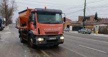 Stire din Social : Utilajele cu material antiderapant au fost scoase pe drumuri, în municipiul Constanța