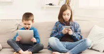 Stire din Actualitate : Rețelele sociale ar putea fi interzise pentru copiii sub 16 ani