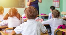 Stire din Cultură-Educație : Ce se va întâmpla cu structura anului şcolar 2022-2023? Reacţie vehementă a Consiliului Elevilor