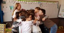 Stire din Cultură-Educație : LA MULȚI ANI tuturor învățătorilor constănțeni! Ce le-a transmis premierul României de ziua lor