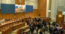 Stire din Politică-Administrație : Parlament - învestire Guvern / A început votul asupra programului şi listei Guvernului