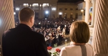 Stire din Eveniment : Persoanele care i-au cerut demisia lui Iohannis la slujba de Înviere, amendate. Iată cu cât
