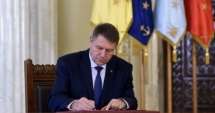 Stire din Politică-Administrație : Klaus Iohannis a promulgat legea privind decontarea navetei școlare și pentru elevii de liceu