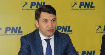 Stire din Politică-Administrație : "PNL cere respingerea OUG privind traseismul politic"