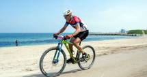 Stire din Sport : Iubitorii ciclismului își dau întâlnire pe plaja din Corbu, la Beach Race XCO