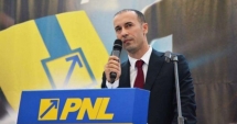 Stire din Politică-Administrație : Iulian Dumitrescu, PNL: "O moțiune simplă pe educație va fi depusă marți la Senat"