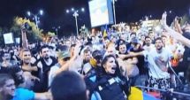 Stire din Eveniment : Jandarmerița bătută în Piața Victoriei RUPE TĂCEREA: M-am temut pentru viața mea