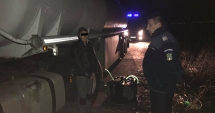 Stire din Eveniment : Prinși în timp ce furau motorină dintr-o autocisternă