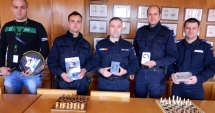 Stire din Eveniment : Jandarmii au lăsat pistoalele și s-au urcat pe "cai"