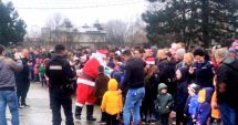 Moș Crăciun i-a vizitat pe copiii jandarmilor de la Gruparea Mobilă 