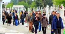 Stire din Social : Cu bodyguarzii în cimitire! Cum au sărbătorit constănțenii Paștele Blajinilor
