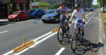 Stire din Eveniment : Codul Rutier, modificat pentru bicicliști. Amenzile sunt prea mari, iar polițiștii închid ochii la abateri