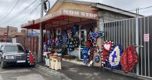 Stire din Social : Fără coroane şi coşciuge pe trotuar! „Nu este comerț, este talcioc din lumea a treia”
