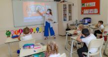Stire din Cultură-Educație : „Covidul a așteptat începerea școlii? Dacă se infectează, pe rând, câte un elev, noi când mai învățăm?”
