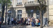 Stire din Social : Cantina socială, mană cerească! "Dacă fac două ore pe drum, vă dați seama cât de disperată sunt"