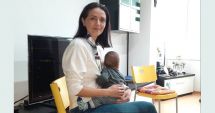 Stire din Social : Micuțul luptător! Bebeluș abandonat în spital de mama minoră. "Nu îl voia nimeni!"