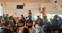 Stire din Cultură-Educație : Bani europeni în lupta cu abandonul la gimnaziu. 42 de școli constănțene au atras aproape 30 milioane lei