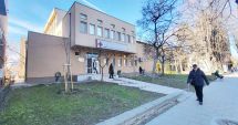 Stire din Social : Tineri cu plămânii-n piuneze, îngrijiţi de o mână de medici, la dispensarul TBC din Constanţa