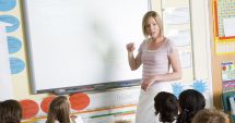 Stire din Cultură-Educație : Profesorii vor fapte: „Ne-am săturat să citim «compunerile» redactate de liderii care ar trebui să ne apere drepturile!”