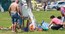 Stire din Social : Cât au cheltuit românii în minivacanța de Paști și 1 Mai