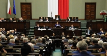 Stire din Actualitate : Juriștii polonezi denunță politizarea justiției de către conservatori