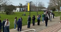Stire din Actualitate : Studenții români din Marea Britanie se vaccinează masiv după focarul de meningită