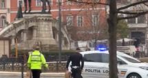 Stire din Eveniment : Misiune „specială”! Doi poliţişti au pornit girofarurile cât timp şi-au luat mâncare de la KFC