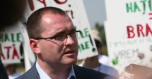 Stire din Social : Attila Korodi, la Constanța. Ministrul, nemulțumit de stadiul lucrărilor pentru stoparea eroziunii costiere