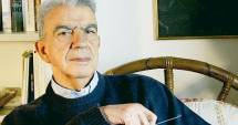 Stire din Actualitate : Celebrul scriitor grec Menis Koumandareas a fost asasinat